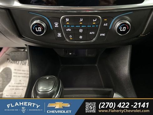 Used 2020 Chevrolet Traverse LT image 28