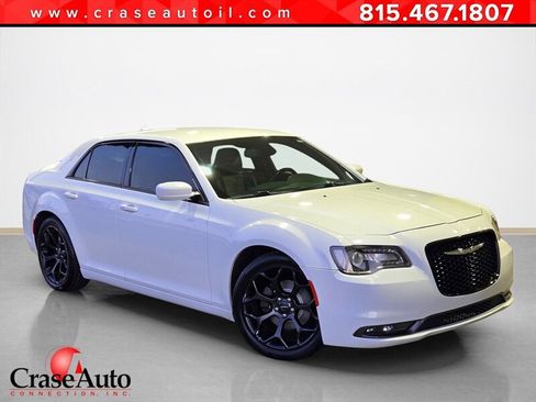 Used 2019 Chrysler 300 S image 1