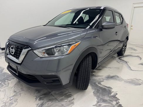 Used 2019 Nissan Kicks SV FWD image 4
