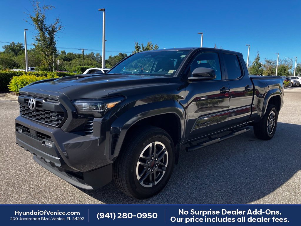 Used 2024 Toyota Tacoma TRD Sport AWD/4WD image 6