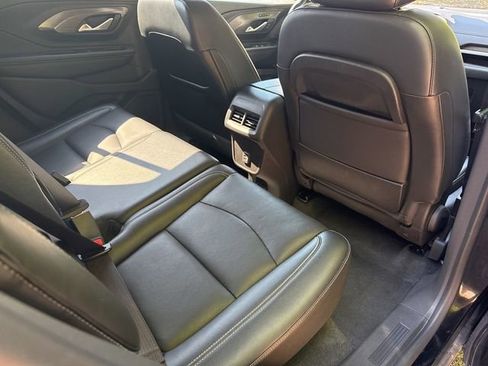 Used 2024 GMC Terrain SLT image 21