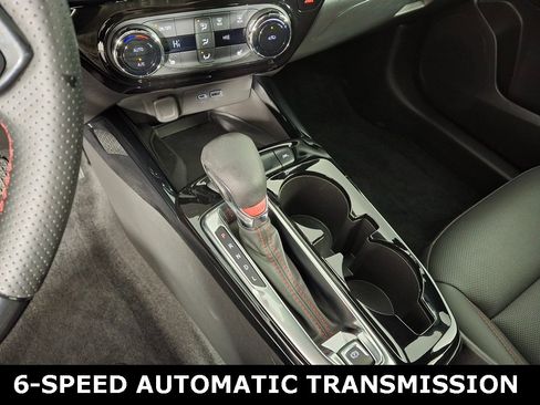 Used 2024 Chevrolet Trax RS w/ Sunroof Package image 18