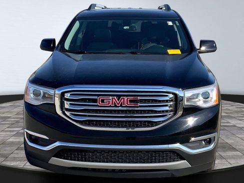 Used 2017 GMC Acadia SLT FWD image 2