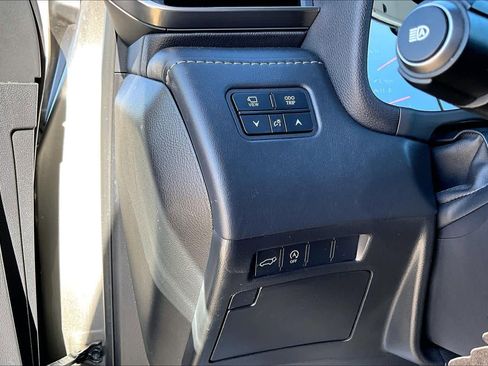 Used 2024 Lexus LX 600 F Sport image 35