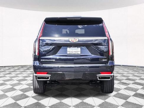 Used 2023 Cadillac Escalade Premium Luxury AWD/4WD image 16