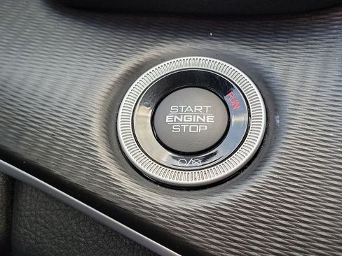 Used 2023 Jeep Grand Cherokee Altitude RWD image 16