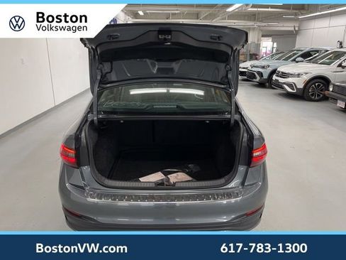 New 2026 Volkswagen Jetta SE FWD image 9