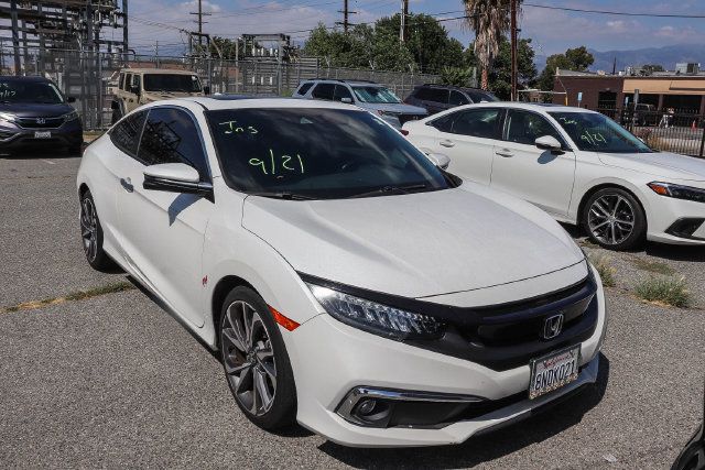 Used 2019 Honda Civic Touring image 1