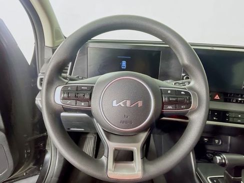 Used 2023 Kia Sportage LX FWD image 12