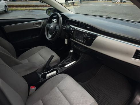 Used 2014 Toyota Corolla LE FWD image 28