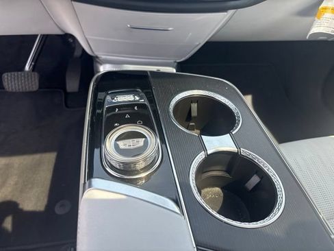Used 2024 Cadillac Lyriq Sport AWD/4WD image 8