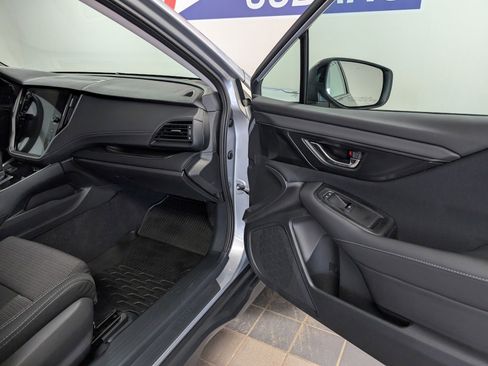 Used 2025 Subaru Outback Premium image 30