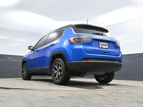 Used 2025 Jeep Compass Limited image 51