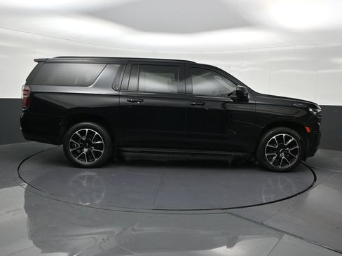 Used 2021 Chevrolet Suburban RST w/ Rear Media and Nav Package RWD image 7