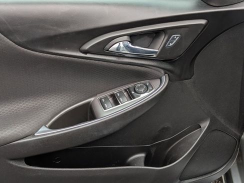 Used 2017 Chevrolet Malibu LT image 14