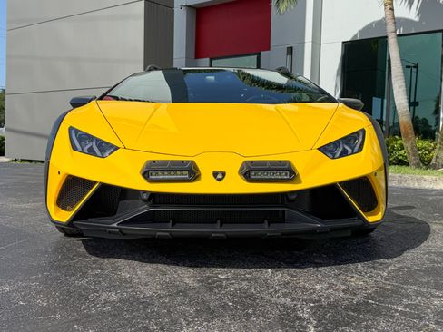Used 2023 Lamborghini Huracan Sterrato AWD/4WD image 3