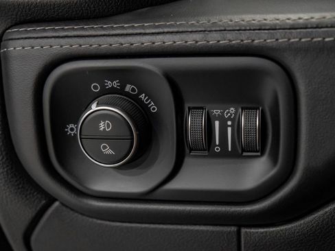 Used 2020 RAM 3500 Limited image 30