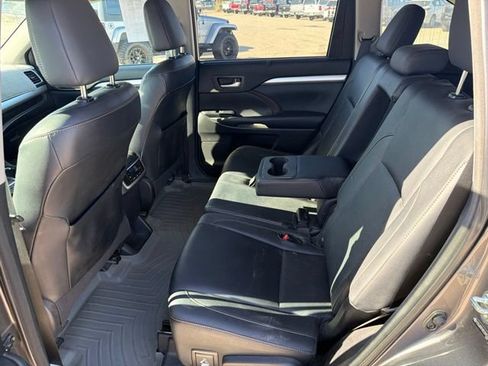Used 2014 Toyota Highlander XLE AWD/4WD image 6