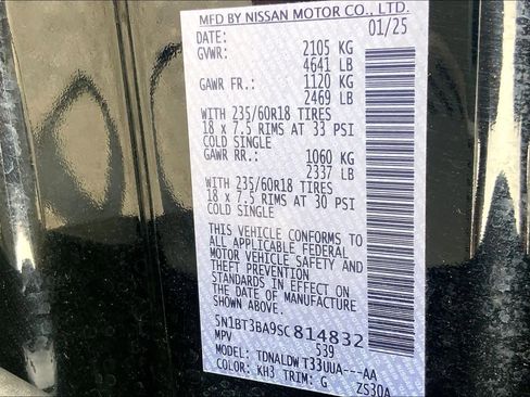 Used 2025 Nissan Rogue SV FWD image 35