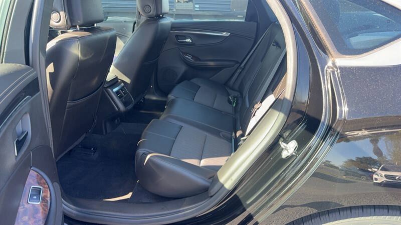 Used 2014 Chevrolet Impala LT w/ Convenience Package FWD image 13