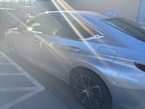 Used 2022 Lexus ES 350 w/ Premium Package image 5