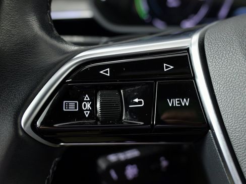 Used 2023 Audi e-tron Prestige w/ Prestige Package image 49