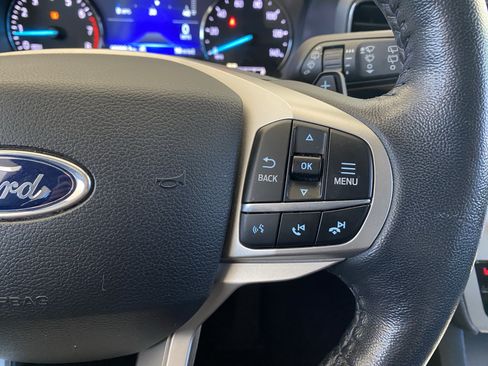 Used 2020 Ford Explorer XLT w/ Equipment Group 202A AWD/4WD image 7