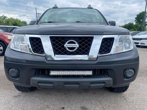 Used 2012 Nissan Frontier SV AWD/4WD image 2