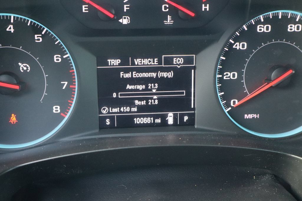 Used 2021 Chevrolet Traverse LS AWD/4WD image 3