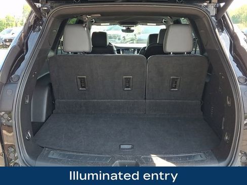 Used 2024 Buick Enclave Premium AWD/4WD image 31