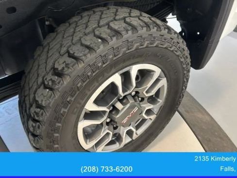 Used 2025 GMC Sierra 2500 SLE AWD/4WD image 13