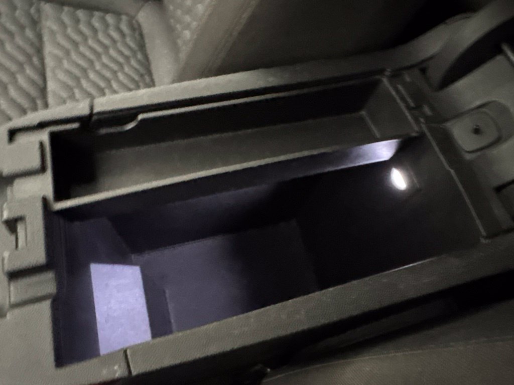 Used 2018 Chevrolet Equinox LT FWD image 32