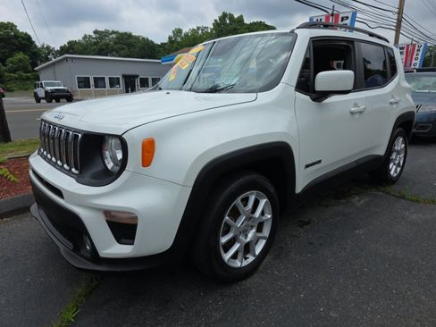 Used 2019 Jeep Renegade Latitude FWD image 3