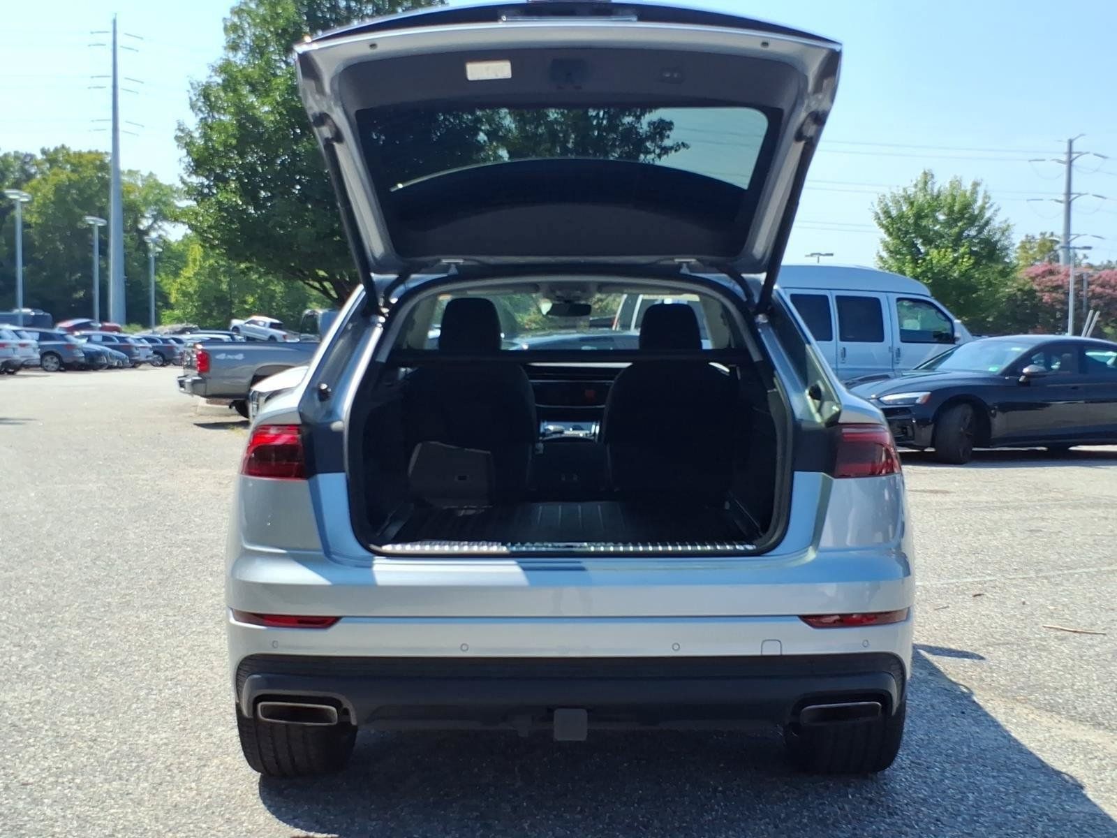 Certified 2025 Audi Q8 Premium Plus w/ Premium Plus Package AWD/4WD image 32