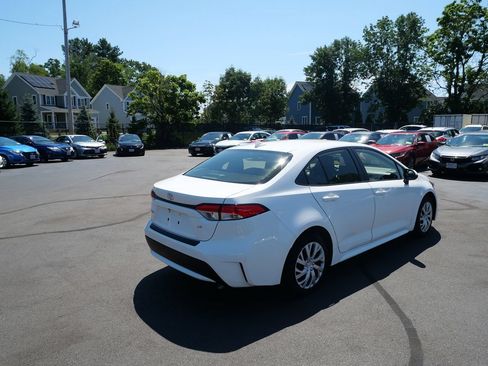 Used 2020 Toyota Corolla LE FWD image 5