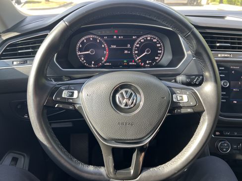 Used 2018 Volkswagen Tiguan SEL Premium AWD/4WD image 15