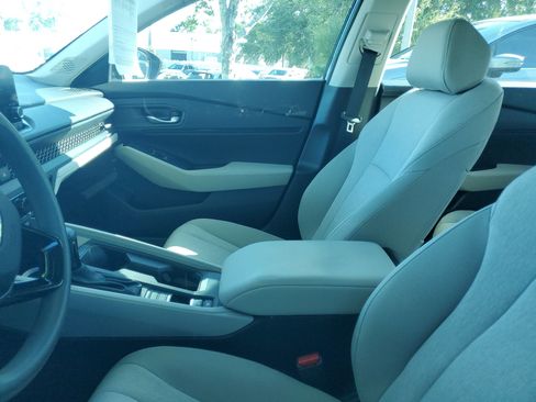 Used 2024 Honda Accord EX image 10