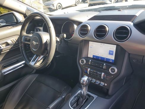 Used 2021 Ford Mustang Premium image 8