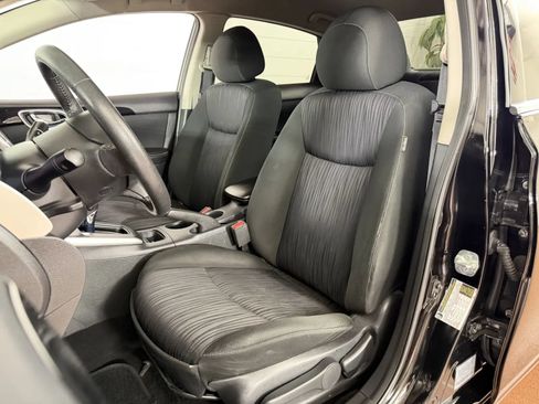Used 2019 Nissan Sentra SV FWD image 12
