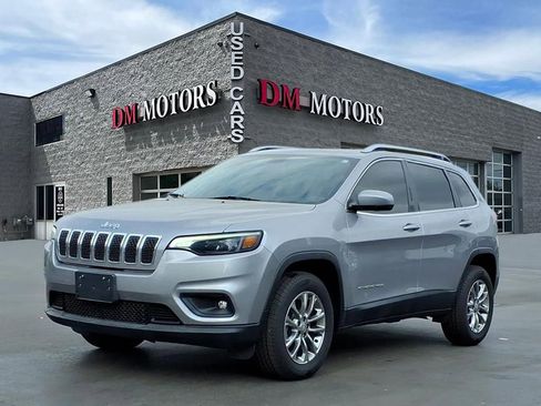 Used 2019 Jeep Cherokee Latitude Plus AWD/4WD image 1