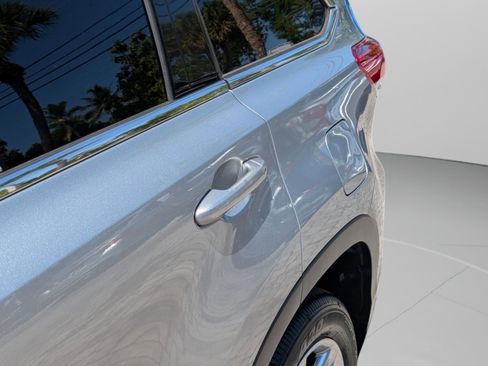 Used 2017 Toyota Highlander Limited image 33