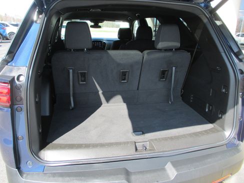Used 2023 Chevrolet Traverse LT image 10