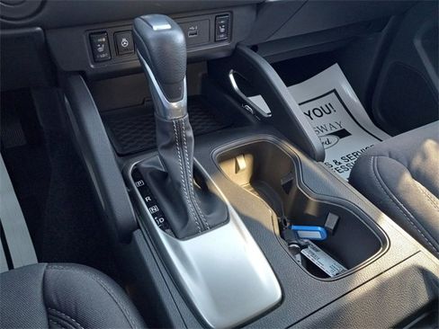 Used 2024 Nissan Frontier SV w/ SV Convenience Package image 19