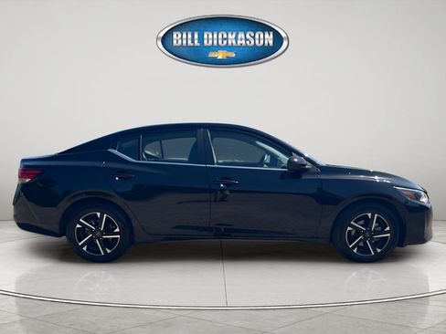 Used 2025 Nissan Sentra SV FWD image 10