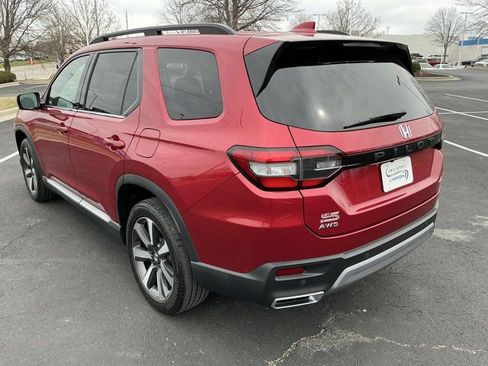 Used 2023 Honda Pilot Touring image 8