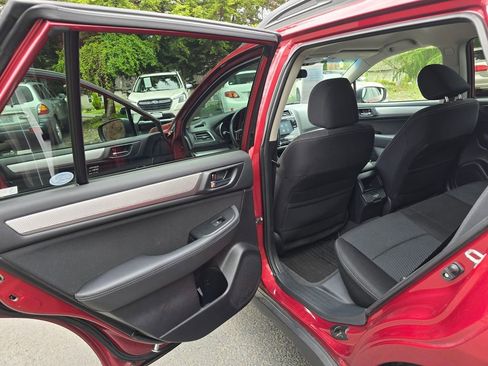 Used 2018 Subaru Outback 2.5i Premium AWD/4WD image 9
