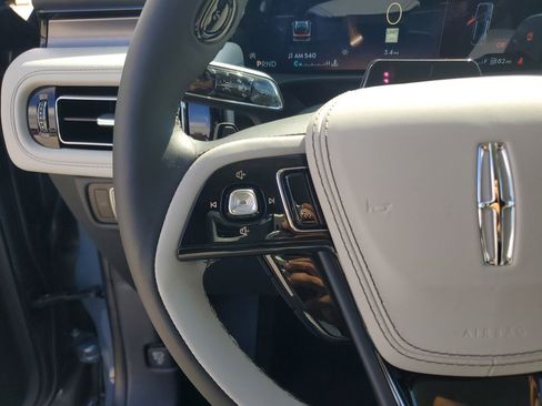 New 2025 Lincoln Aviator 2WD w/ Jet Appearance Package image 25