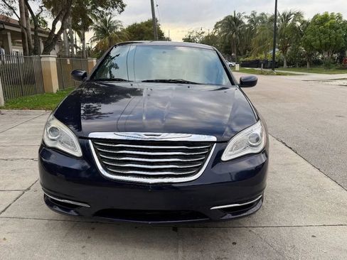Used 2014 Chrysler 200 LX FWD image 4
