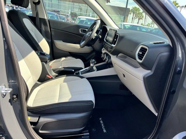 New 2026 Hyundai Venue SEL FWD image 22