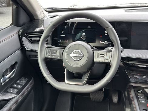 New 2026 Nissan Kicks SR w/ SR Premium Package FWD image 18